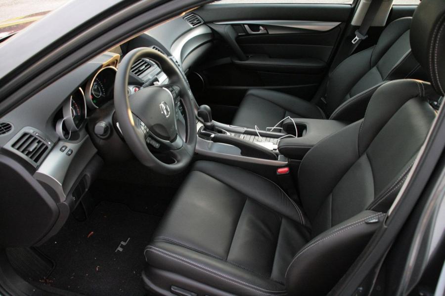 Интерьер Acura TL SH-AWD 2008 года  (фото 10 из 65)